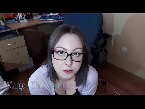❤️ Seksi djevojka s naočalama duboko siše dildo na kameri ❤❌ Porno kod nas ❌❤